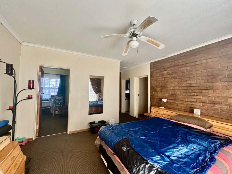 4 Bedroom Property for Sale in Universitas Ridge Free State